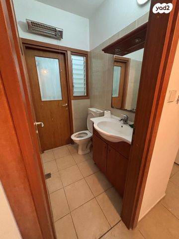 דירה, דרך יצחק בן ארי 8, רחובות החדשה, רחובות