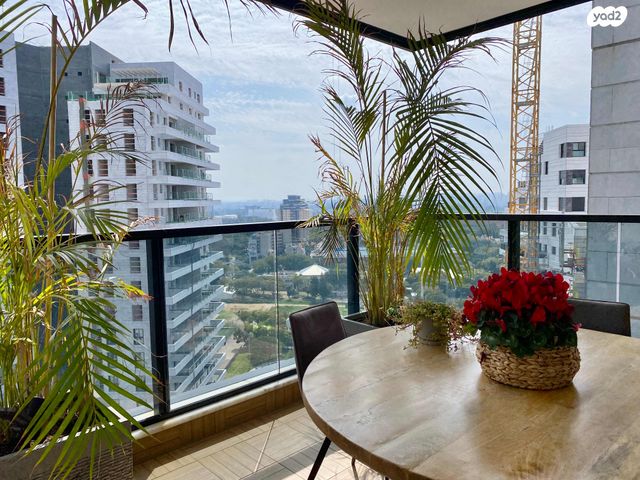 דירה, יונה וולך 14, גרין פארק החדשה, הוד השרון