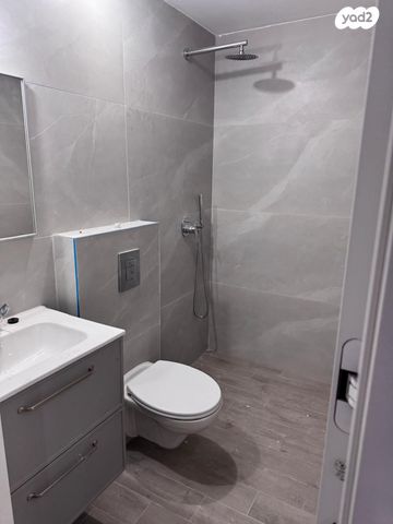 גג/ פנטהאוז, זמנהוף 5, נאות רחל, חולון