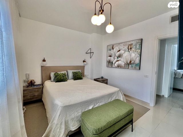 דירה, הצנחנים 20, אריק שרון, נהריה