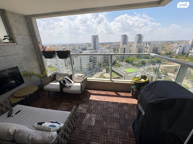 דירה, המפרש 10, נאות רבין, יבנה