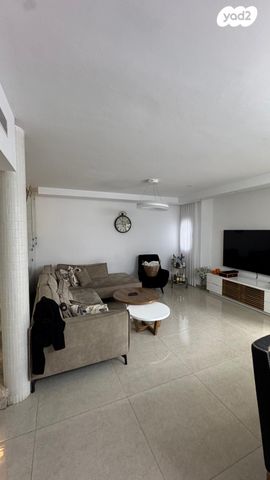 בית פרטי/ קוטג', הרמ"א 9, יפה נוף וגני דן, רמלה