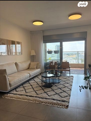 דירה, המפרש 10, נאות רבין, יבנה