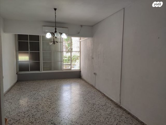 דירה, הרב קוק 14, שכונת האוצר, חדרה