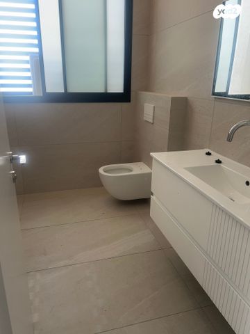 דירת גן, יער חורשים 14, שכונה 11, תל מונד