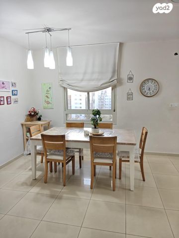 דירה, יוסף נקר 35, כפר גנים ג, פתח תקווה