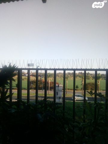 דירה, הצבעוני 27, נאות אשכול, יבנה