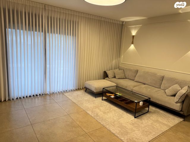 דו משפחתי, עין בוקק 17, הפארק, חדרה