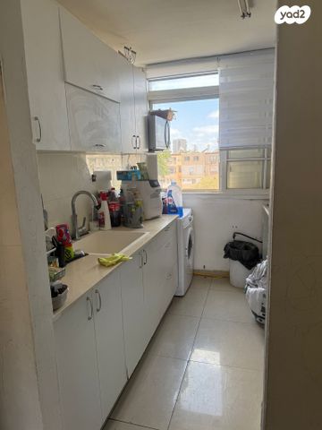 דירה, הרב ברזני סלומון 5, עמידר, טירת כרמל