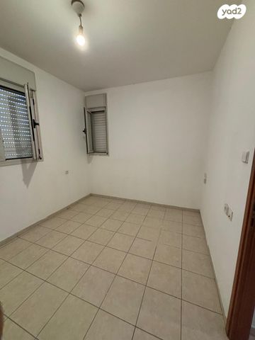 דירה, דרך יצחק בן ארי 8, רחובות החדשה, רחובות