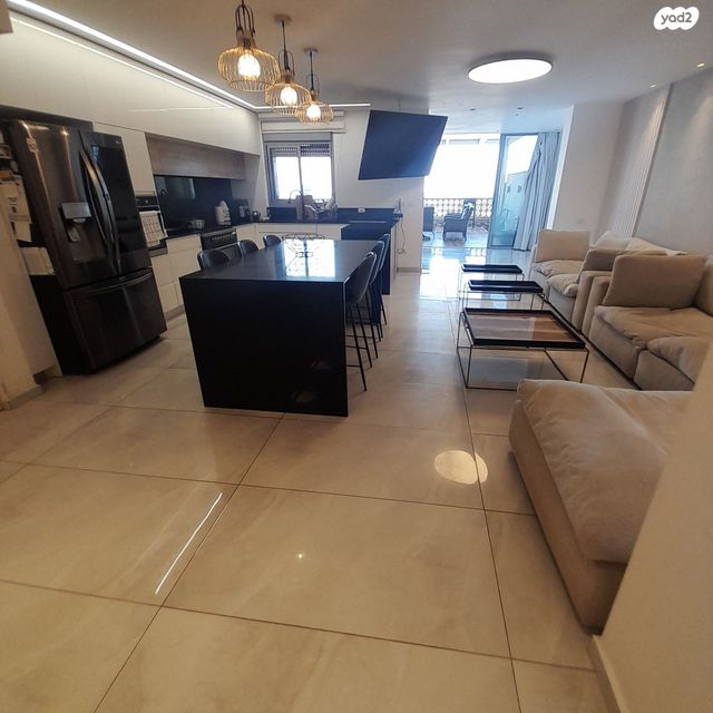 דירת גן, גרגר הנחלים 12, שחמון, רובע 2, אילת