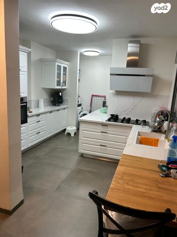 דירה, מורן 7, שיכון עובדים, טבריה