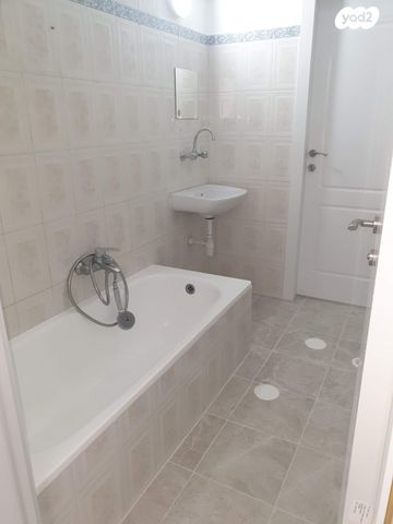 דירה, רחבת הזמיר 3, אלעד, אלעד