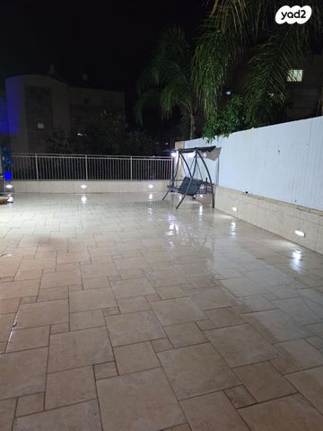 דירת גן, רמב"ם 19, אלעד