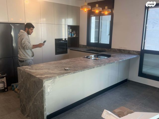 דירה, יהורם גאון 4, דרום חדש, פארק הים, בת ים