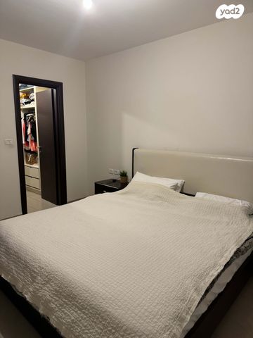 דירה, האמהות 1, שיכון עובדים, טבריה