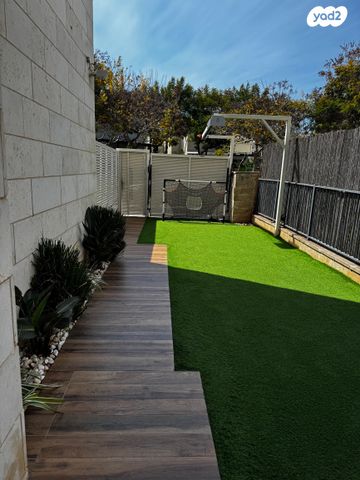 דו משפחתי, עין בוקק 17, הפארק, חדרה