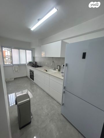 יוסף אהרונוביץ' 20