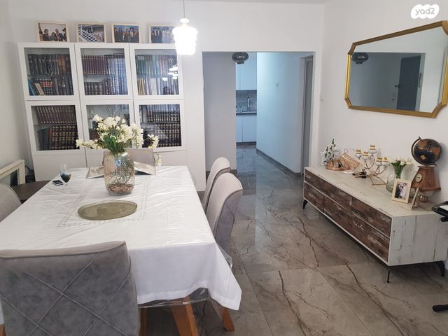 דירה, הרב הרצוג 8, הר שלום, בני ברק