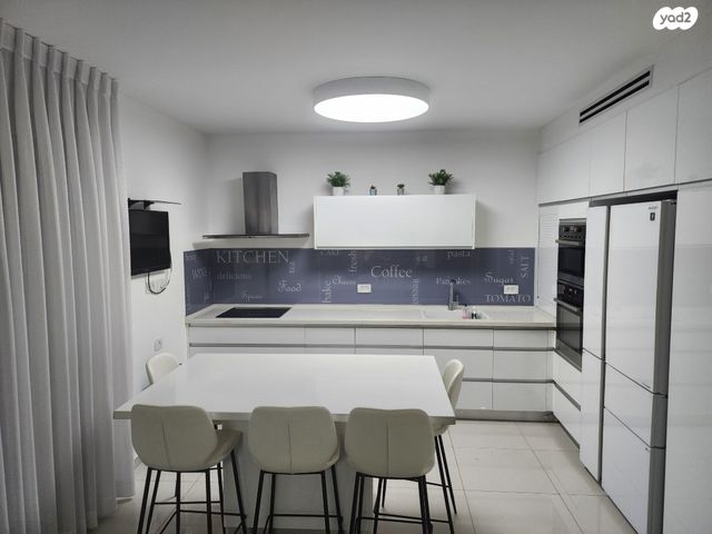 גג/ פנטהאוז, שדרות לכיש 43, הפרחים, קרית גת