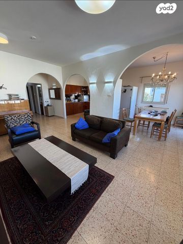 דירה, נתיב חן 38, נווה שאנן, חיפה