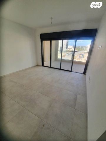 דירה, ספיר 16, אבני חן, חריש