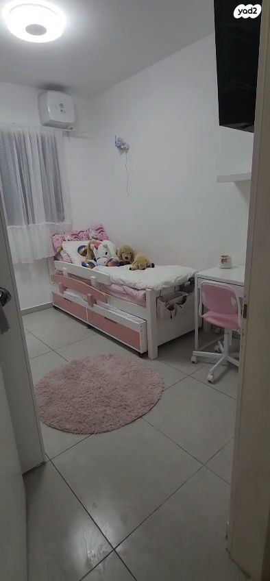 שולמית אלוני 7