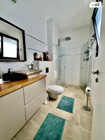 דירה, הצנחנים 20, אריק שרון, נהריה