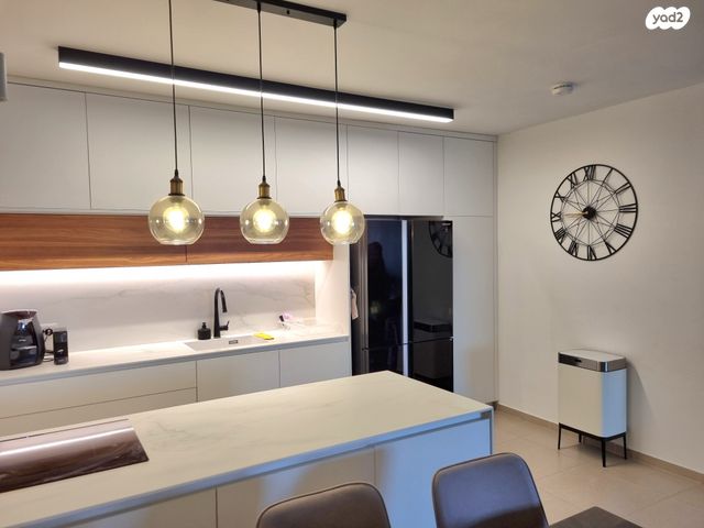 דירה, דליה רביקוביץ 14, נאות שמיר, יבנה