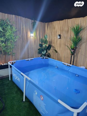 טריפלקס, רבקה אמנו 12, אחיסמך, לוד