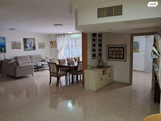 אנוסי משהד 14