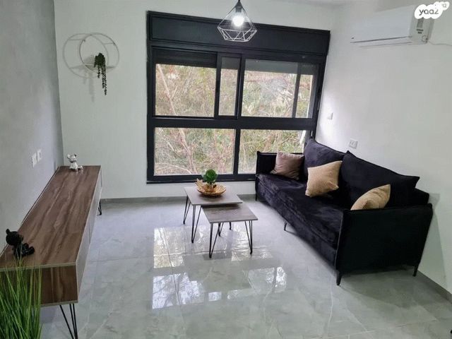 יהודה בורלא 12