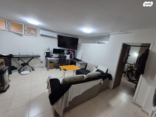 קנט ג'וזף ארו 8