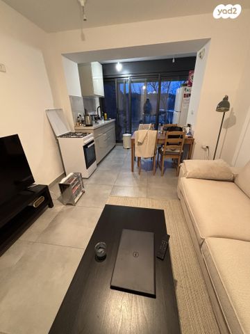 הרב הרצוג 77