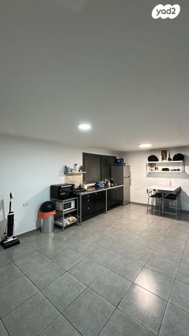 יחידת דיור, בזלת 16, הצבאית, כפר יונה