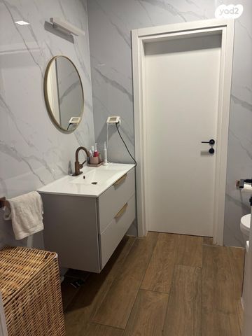 גג/ פנטהאוז, הכובש 21, רמב"ם, ראשון לציון