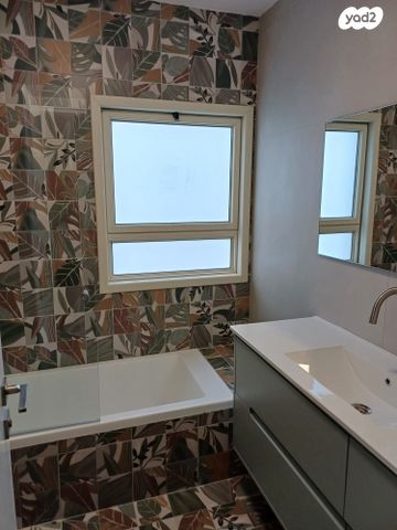 דירה, מנדס 67, קרית קריניצי, רמת גן