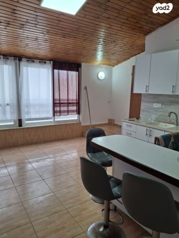 גג/ פנטהאוז, אחד העם 10, עיר, מרכז העיר, נהריה