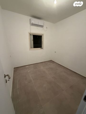 דירה, אלופי צה"ל 56, רסקו ב', חולון