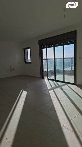 לאה גולדברג 2