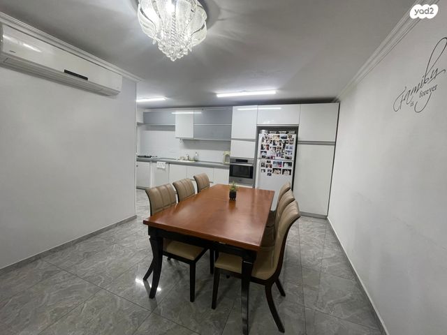 דירה, יקותיאל אדם 52, קרית גיורא, אור יהודה