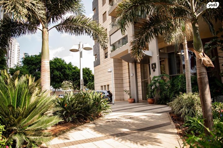 דירה, דרך בן גוריון 1, אבן גבירול, רחובות