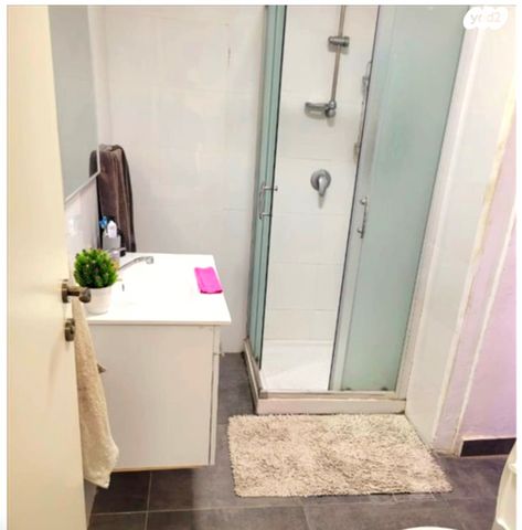 דירה, דב גרונר 3, ארמון הנציב, תלפיות מזרח, ירושלים