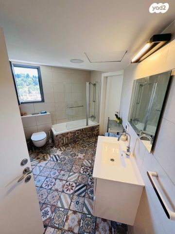 שדרות בן צבי 11