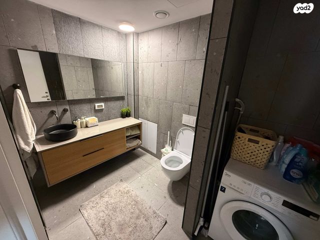 דירה, ליאונרדו דה וינצ'י 12, גני שרונה, קרית הממשלה, תל אביב יפו