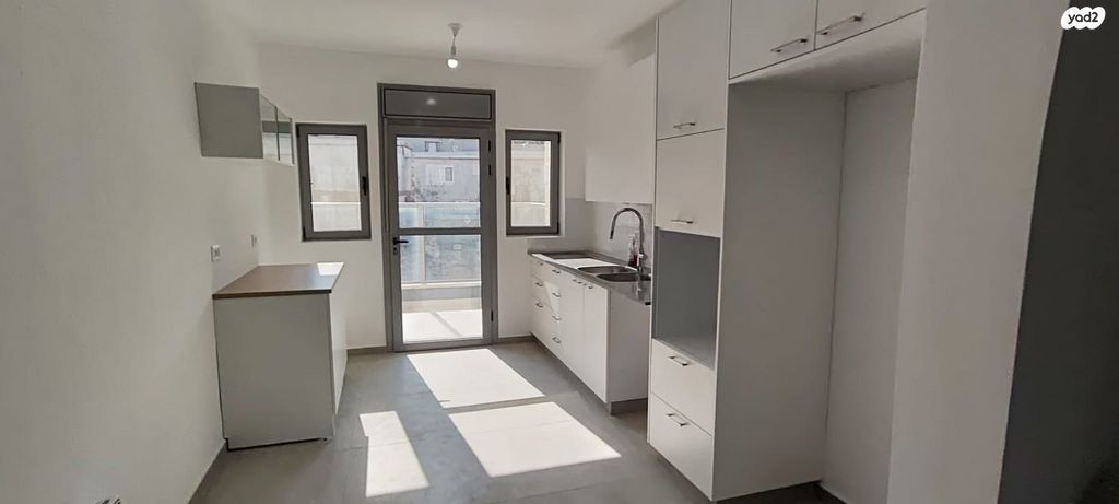 דירה, הישיבה 1, אלון שבות, אלון שבות