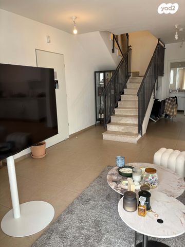 דופלקס, שרה אהרונסון 3, גדרה מזרח, גדרה