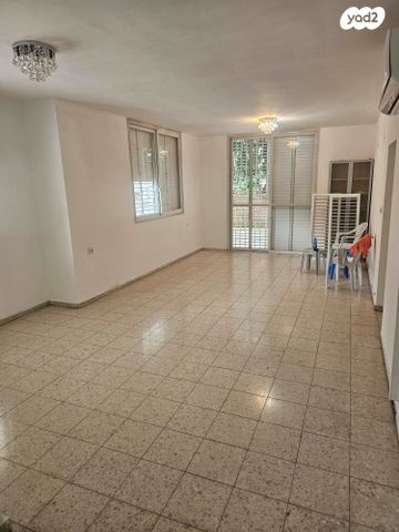 שרה אהרונסון 9