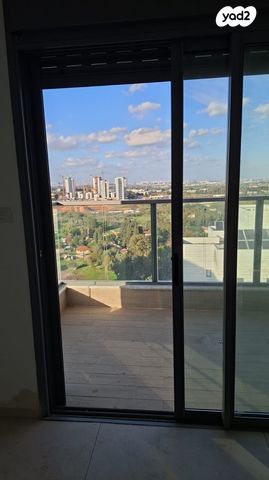 דירה, לאה גולדברג 2, חתני פרס ישראל, באר יעקב