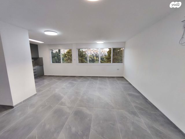 ליאון בלום 12